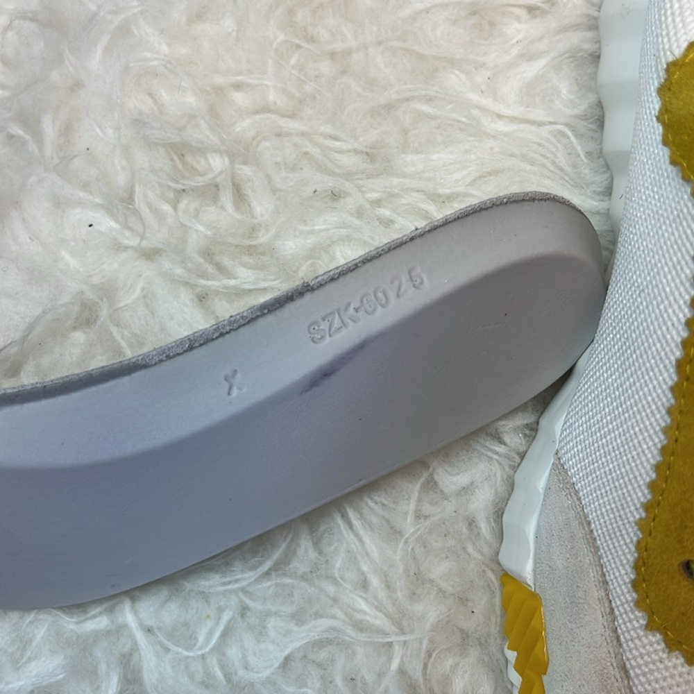Hermès Women’s Bouncing Low Top White/Yellow/Purple Accents Sneakers Size 36 EU - Picture 14 of 17